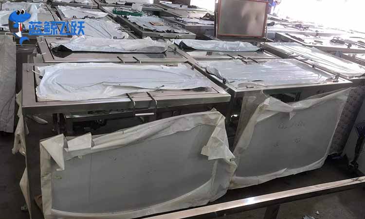 汽车配件清洗——青青草网站下载轻松去污！