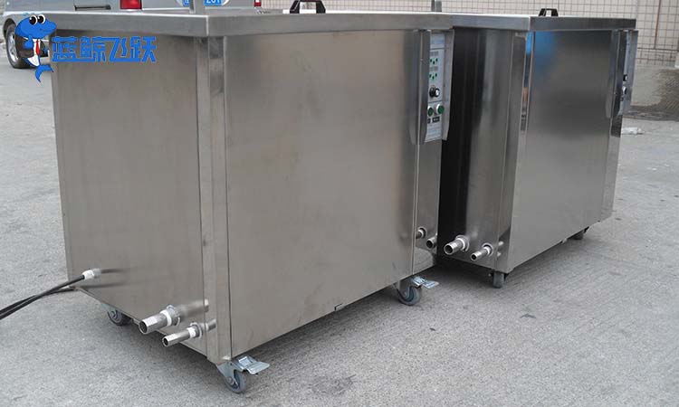 青青草网站下载怎样清除金属锈渍？