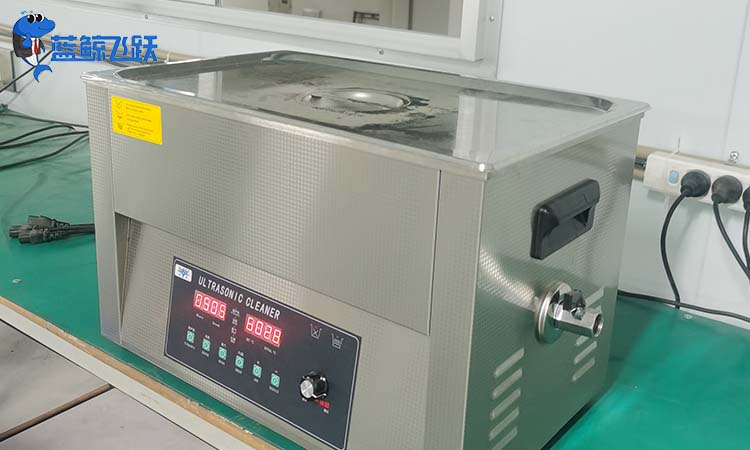 小型青青草网站下载如何清洗奶瓶？