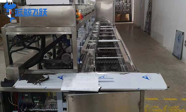 青青草网站下载如何清洗石墨材料