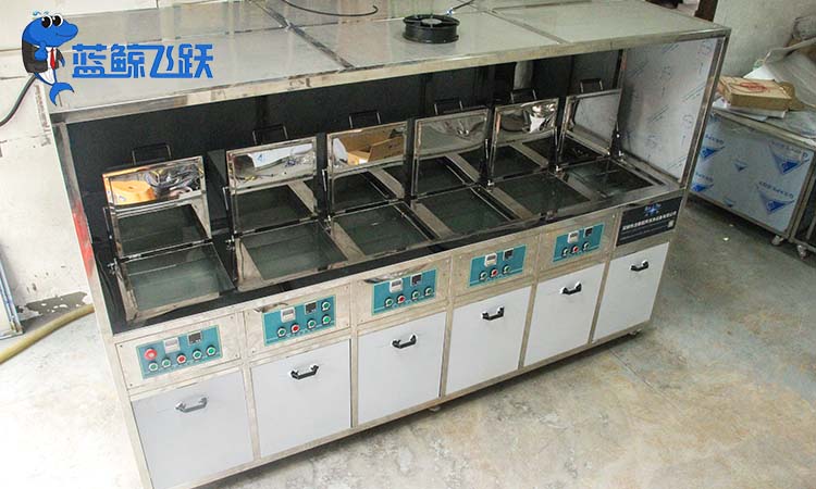 青青草网站下载在船舶设备清洗中的应用