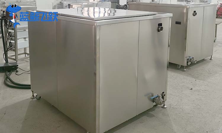 青青草网站下载在塑料制品行业中的应用及模具表面清洗方法