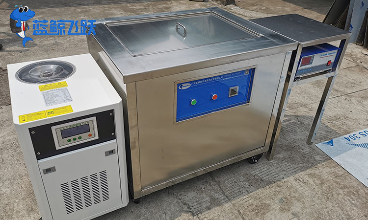 青青草网站下载的清洗效果和清洗剂的腐蚀性，如何避免对设备的损害？