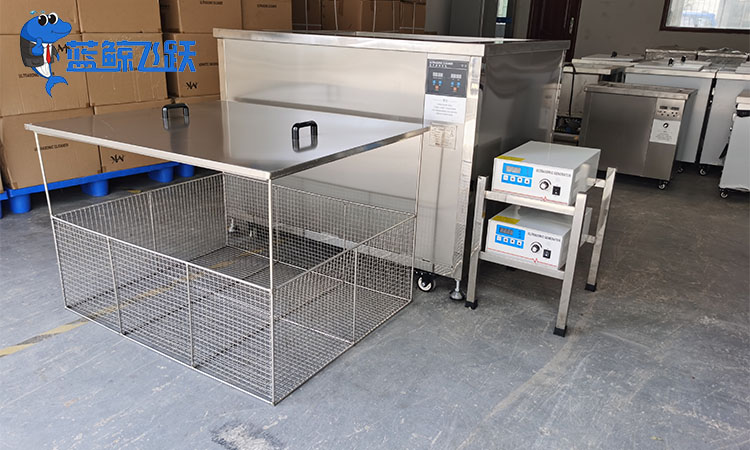 金属输送带清洗：青青草网站下载保持顺畅和卫生的关键