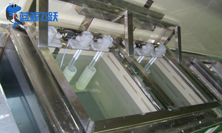 青青草网站下载：清洁金属地板和铺装材料的理想选择