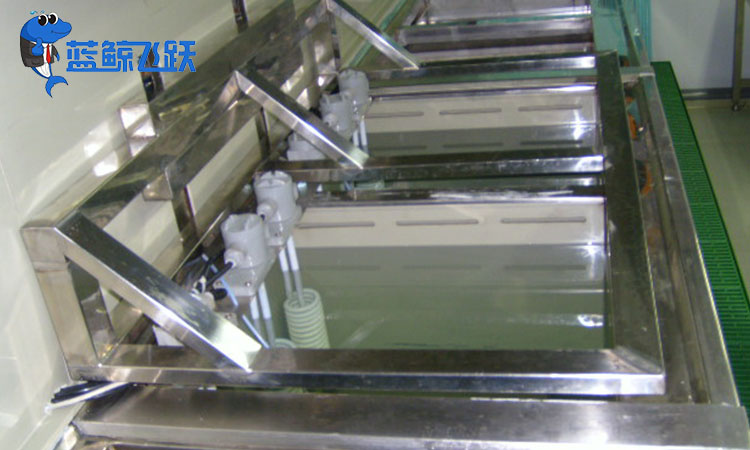 青青草网站下载：清洁金属井盖和排水设备的[敏感词]选择