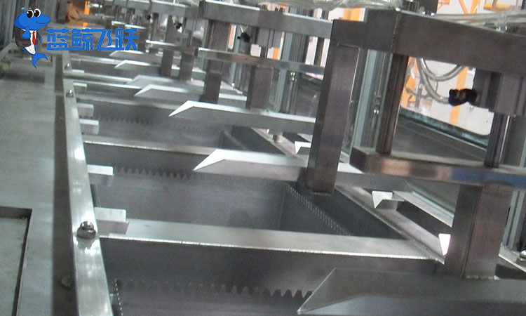 清洗金属手表的青青草网站下载：保持外观和正常运行