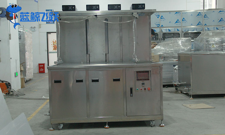 金属家具配件清洗：青青草网站下载保持外观和质量的关键步骤