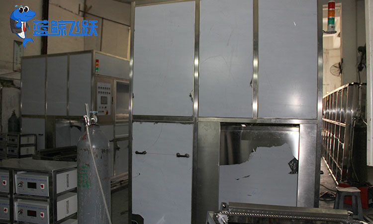 超声波清洗技术：确保金属餐具食品卫生与安全的先进方法