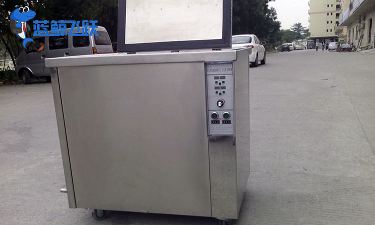 青青草网站下载在水下设备维护中的应用与优势