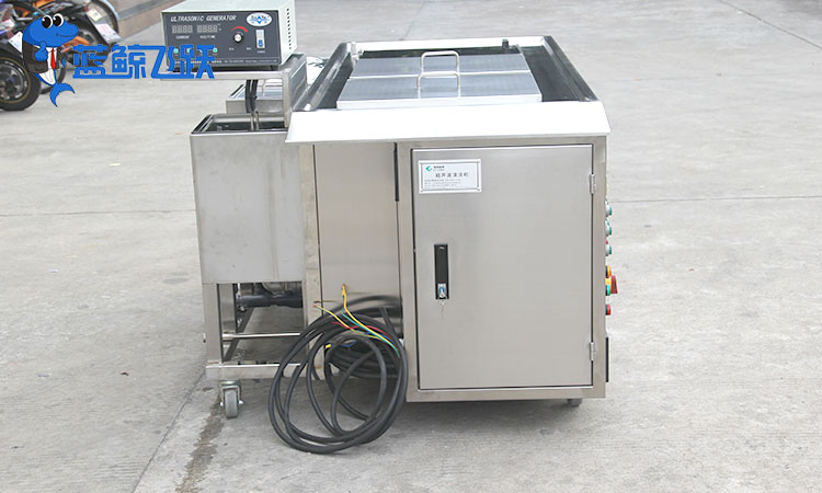 青青草网站下载在化学品储罐清洗中的高效应用