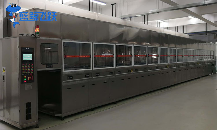 精细保护：青青草网站下载细致呵护珍贵金属首饰