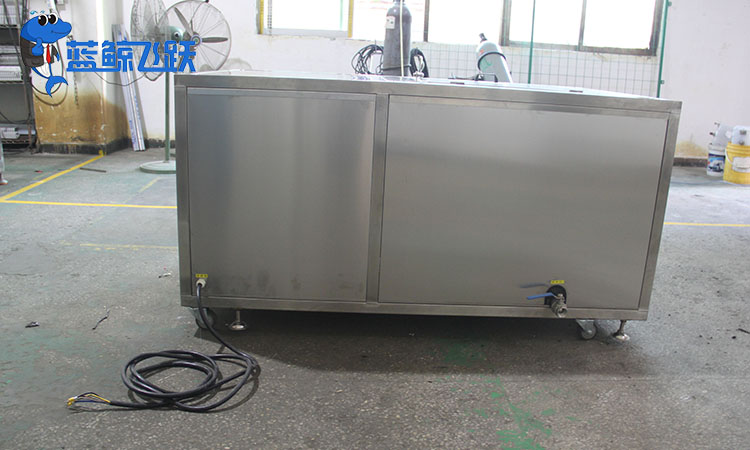 超声波清洗器技术升级：金属管道清洗的智能利器