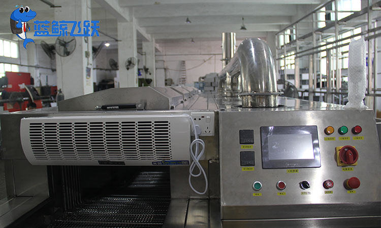 超声波清洗器引领工业清洁新时代：效率、智能、可持续发展的三重奏