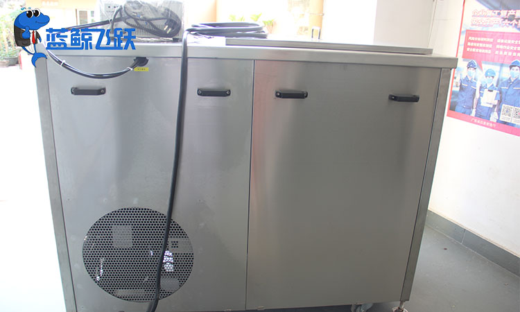 清洗艺术升级：青青草网站下载的设计创新之路