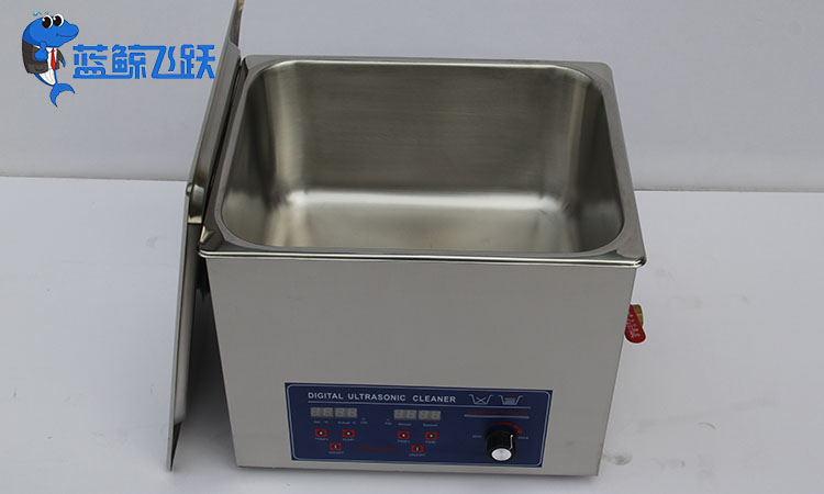 清洗科技[敏感词]：青青草网站下载引领电子行业清洗革命