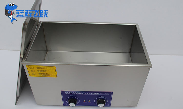 超声波清洗技术：电子零部件清洗的先进解决方案
