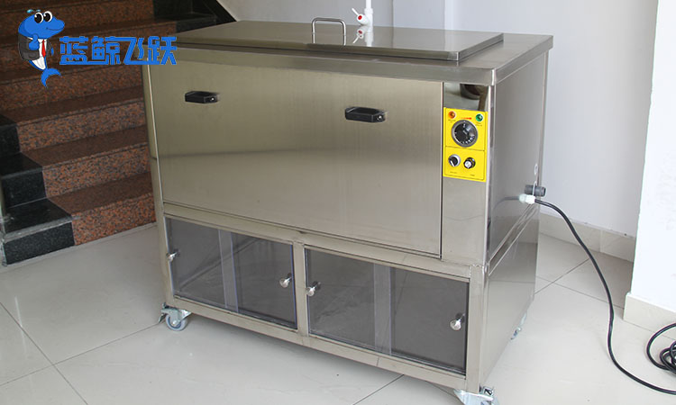 超声波清洗设备：新能源清洗的智能引擎