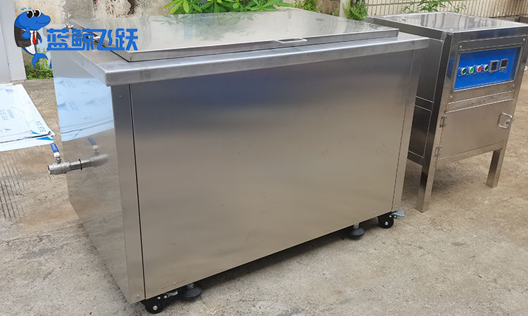 优化口腔卫生：青青草网站下载如何定期清洁牙套？