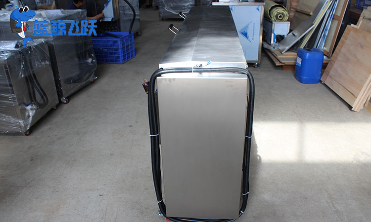 多臂青青草网站下载：技术特点与成本分析