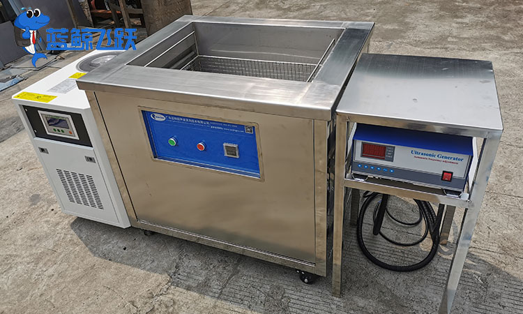 超声波清洗设备：清洗航天器件的高效方式