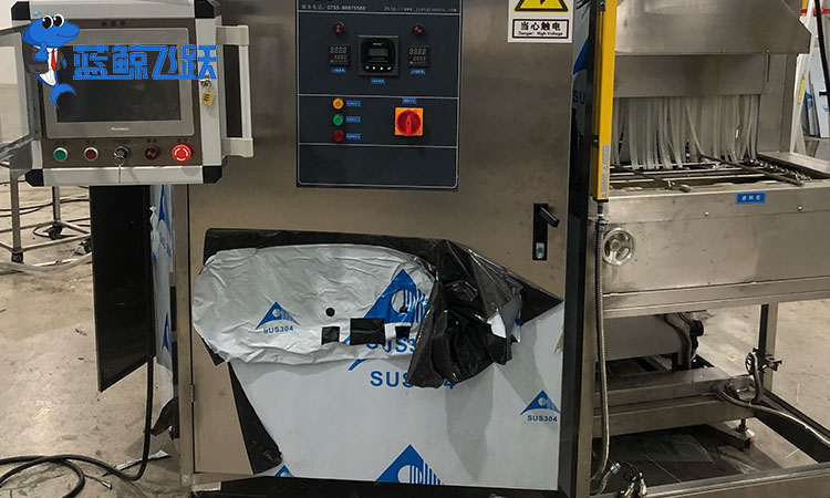 青青草网站下载中的金属溶剂：类型、原理及应用解析