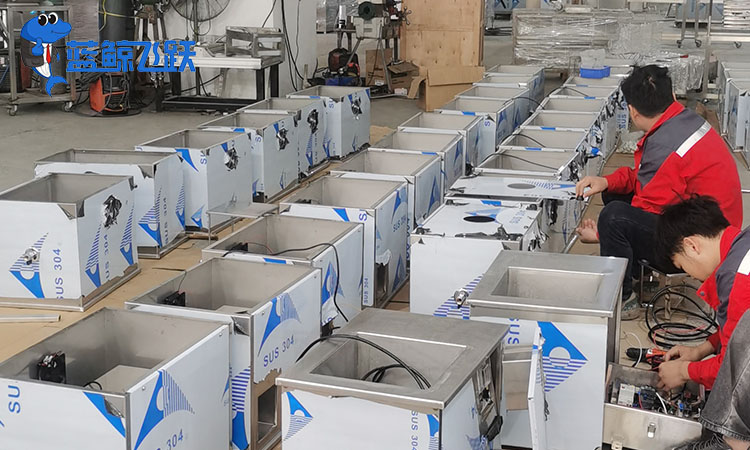 青青草网站下载材质选择指南：哪些材质更适合您的设备需求？