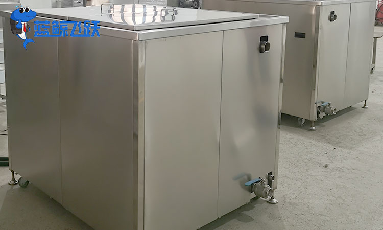 青青草网站下载清洗活发白现象解析：原因与解决方案