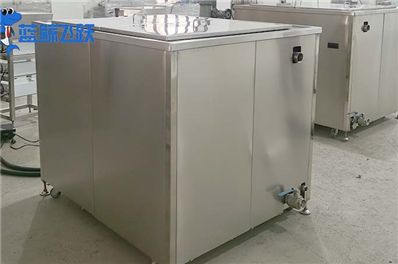 青青草网站下载在塑料制品行业中的应用及模具表面清洗方法