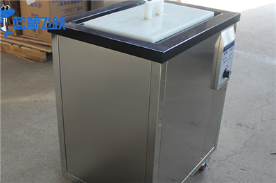 青青草网站下载在化工行业的应用，如何处理化工设备？