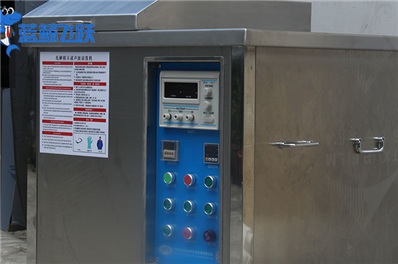 青青草网站下载：高效清洁金属厨具的利器