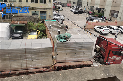 清洗金属餐具：青青草网站下载保障卫生和使用安全