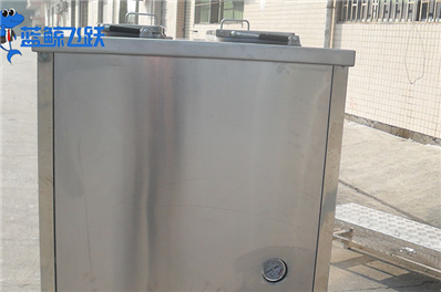 恢复清洁与功能：青青草网站下载清洗金属卫浴设备