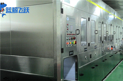 超声波清洗：保持金属灯具光亮和耐久