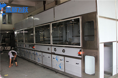 提升行驶平稳性和安全性：青青草网站下载清洁金属车轮表面的尘垢和油污