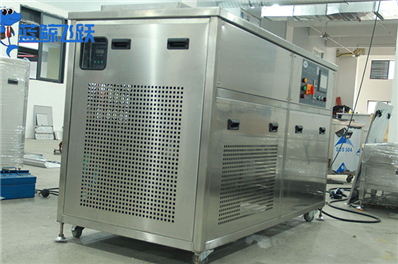 半自动青青草网站下载：现代工业清洗的高效解决方案