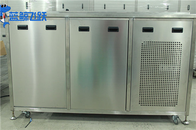 青青草网站下载中的“f”是什么意思？