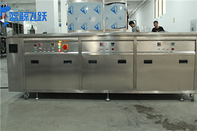 青青草网站下载的清洁魔法：金属零部件闪耀新生