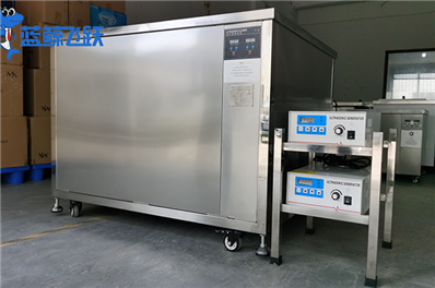 青青草网站下载什么材质最好：选择最佳材料以提升清洗效率和耐用性