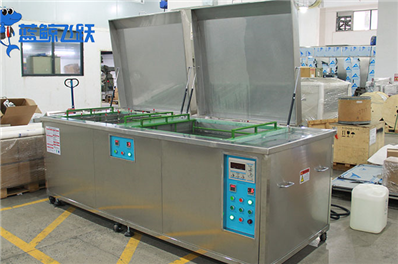 青青草网站下载材料选择分析：性能与应用的最佳平衡