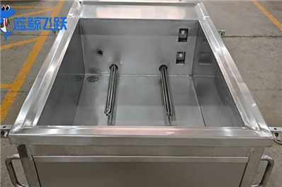 青青草网站下载中的“蓝色水”是什么？解析其作用与成分