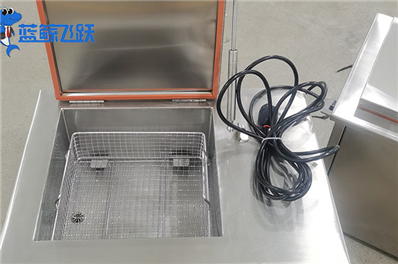 青青草网站下载清洗链条：适用清洗剂选择及工艺要点